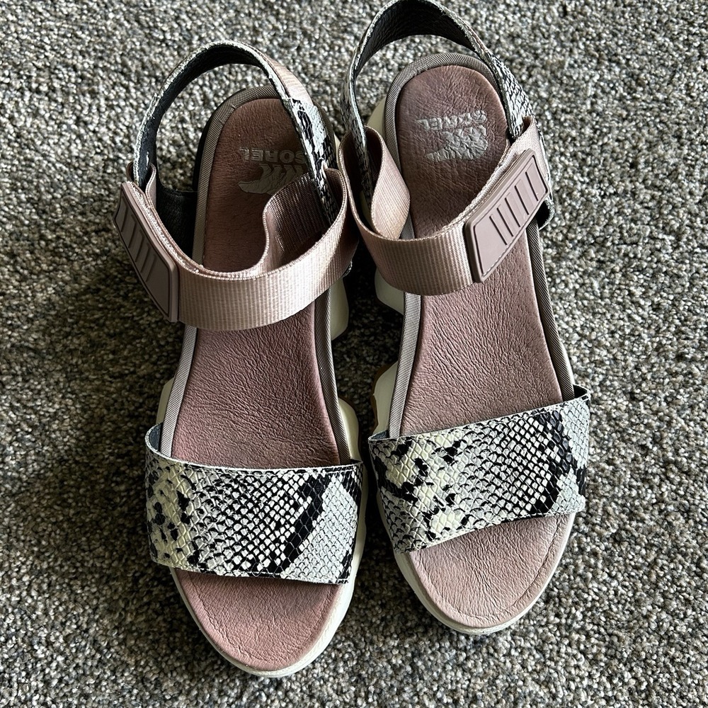 Sorel Kinetic™ Leather Sandal - Women's 7.5 - Mauve Vapor Snakeskin - Picture 3 of 11